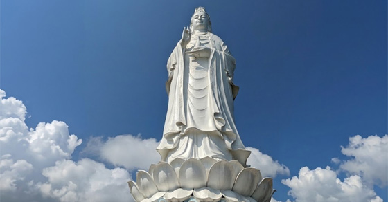 Lady Buddha statue